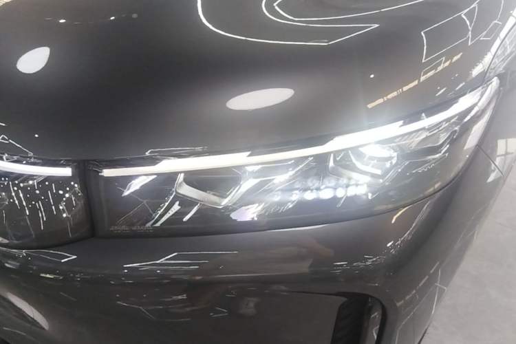 Used VOYAH FREE 2025 Model FREE+ Rear-Drive Qiankun Edition Left Front Headlight