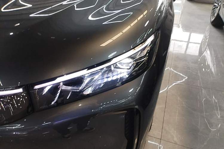 Used VOYAH FREE 2025 Model FREE+ Rear-Drive Qiankun Edition Left Front Headlight