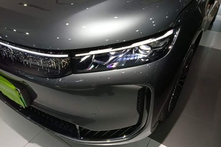 Used VOYAH FREE 2025 Model FREE+ Four-Wheel-Drive Qiankun Edition Left Front Headlight