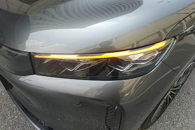 Used VOYAH FREE 2025 Model FREE+ Rear-Drive Qiankun Edition Left Front Headlight