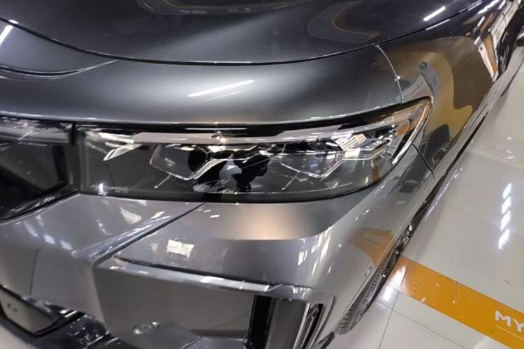 Used VOYAH FREE 2025 318 318 km Rear-Drive Touring Edition Left Front Headlight