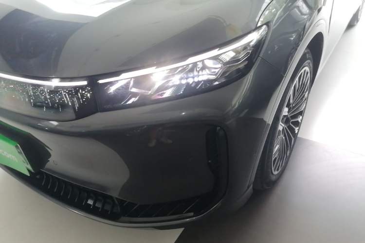 Used VOYAH FREE 2025 Model FREE+ Four-Wheel-Drive Qiankun Edition Left Front Headlight