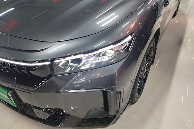 Used VOYAH FREE 2025 318 259 km All-Wheel-Drive Exploration Edition Left Front Headlight
