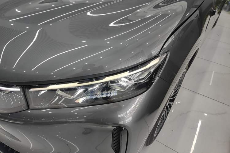 Used VOYAH FREE 2025 Model FREE+ Rear-Drive Qiankun Edition Left Front Headlight