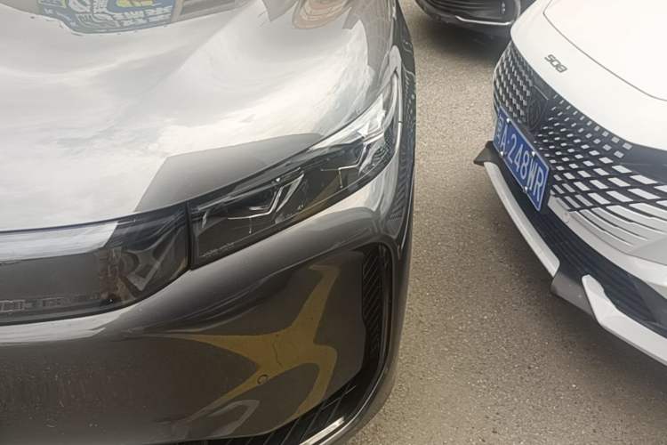 Used VOYAH FREE 2025 Model FREE+ Rear-Drive Qiankun Edition Left Front Headlight
