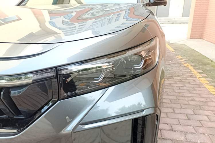 Used VOYAH FREE 2025 318 259 km All-Wheel-Drive Exploration Edition Left Front Headlight