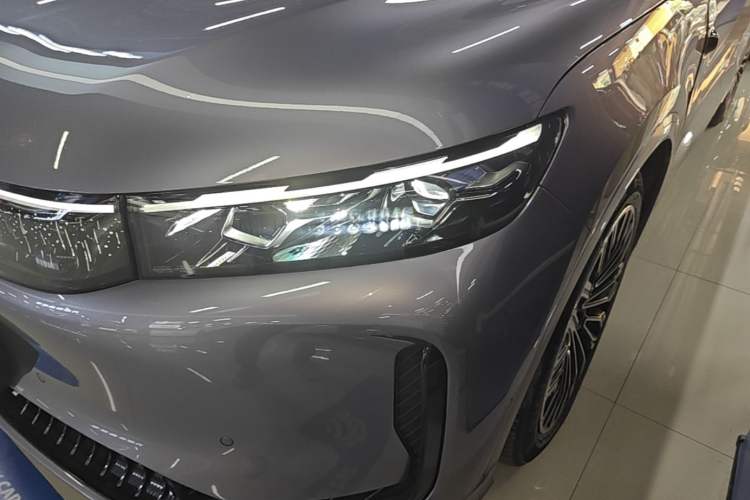 Used VOYAH FREE 2025 Model FREE+ Four-Wheel-Drive Qiankun Edition Left Front Headlight