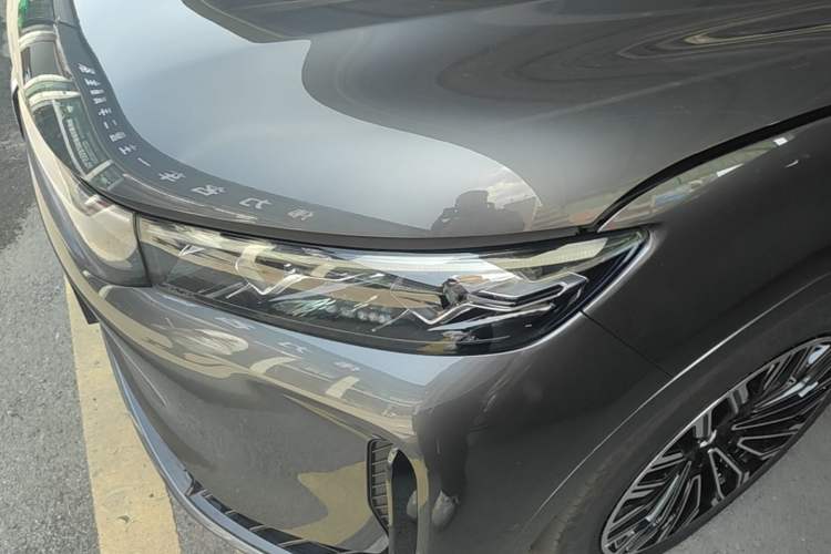 Used VOYAH FREE 2025 Model FREE+ Four-Wheel-Drive Qiankun Edition Left Front Headlight
