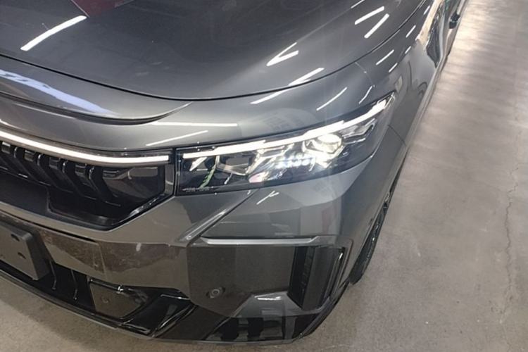 Used VOYAH FREE 2025 318 259 km All-Wheel-Drive Exploration Edition Left Front Headlight