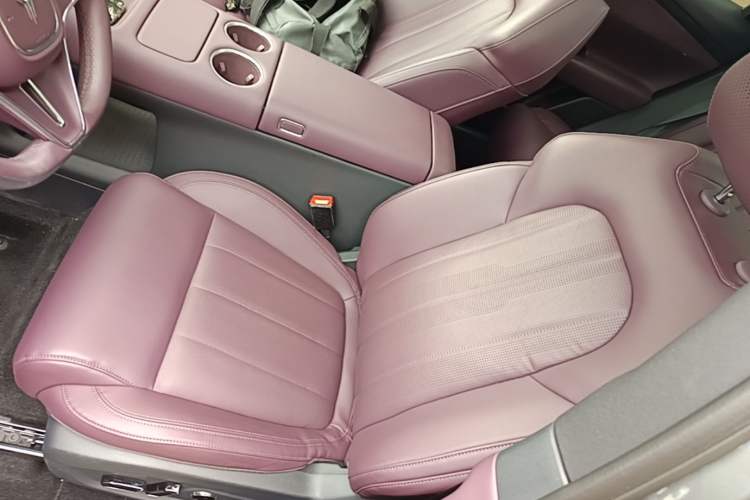 Used VOYAH FREE 2025 Model FREE+ Four-Wheel-Drive Qiankun Edition Left Front Seat