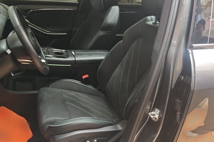 Used VOYAH FREE 2025 318 259 km All-Wheel-Drive Exploration Edition Left Front Seat