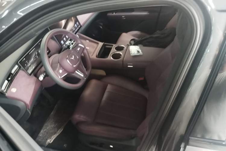 Used VOYAH FREE 2025 Model FREE+ Rear-Drive Qiankun Edition Left Front Seat