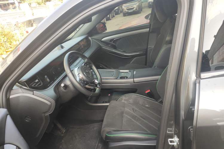 Used VOYAH FREE 2025 318 259 km All-Wheel-Drive Exploration Edition Left Front Seat