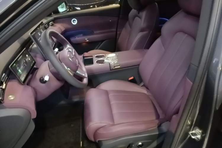 Used VOYAH FREE 2025 Model FREE+ Rear-Drive Qiankun Edition Left Front Seat
