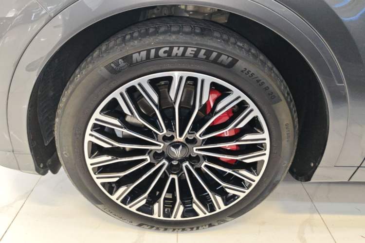 Used VOYAH FREE 2025 Model FREE+ Four-Wheel-Drive Qiankun Edition Left Front Wheel Hub