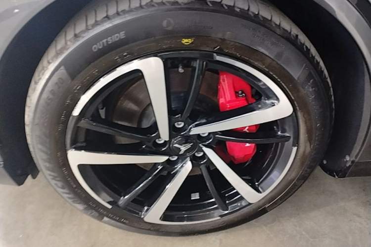 Used VOYAH FREE 2025 318 259 km All-Wheel-Drive Exploration Edition Left Front Wheel Hub