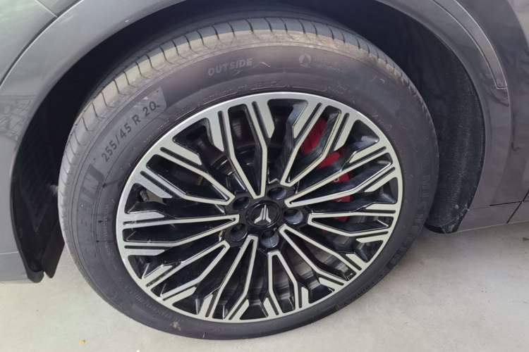 Used VOYAH FREE 2025 Model FREE+ Four-Wheel-Drive Qiankun Edition Left Front Wheel Hub