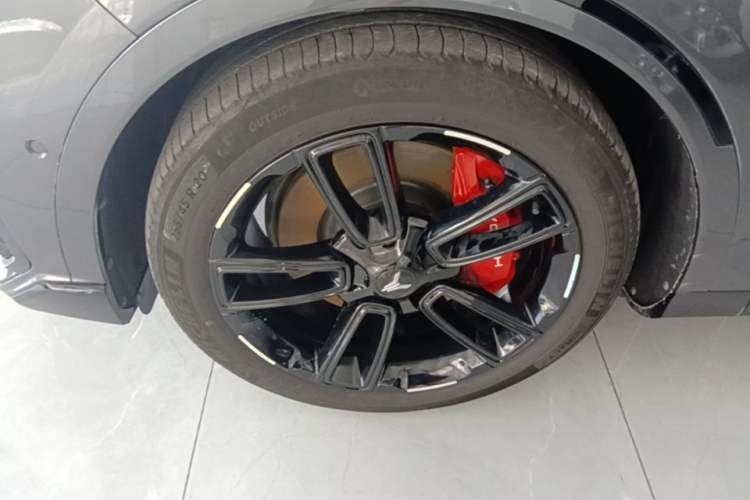 Used VOYAH FREE 2025 318 259 km All-Wheel-Drive Exploration Edition Left Front Wheel Hub