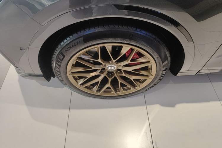 Used VOYAH FREE 2025 318 259 km All-Wheel-Drive Exploration Edition Left Front Wheel Hub