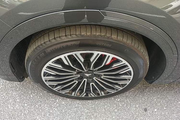 Used VOYAH FREE 2025 Model FREE+ Rear-Drive Qiankun Edition Left Front Wheel Hub