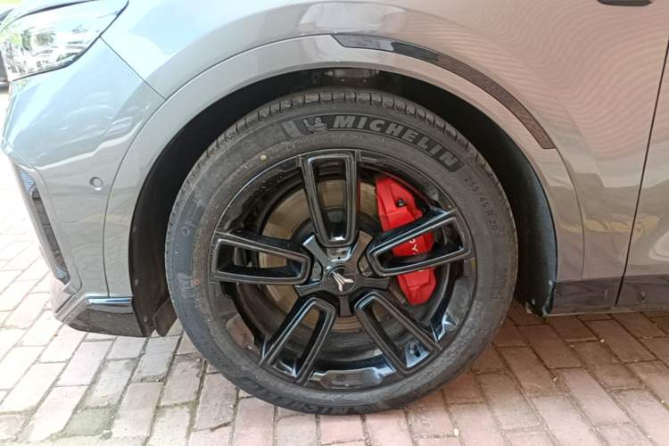 Used VOYAH FREE 2025 318 259 km All-Wheel-Drive Exploration Edition Left Front Wheel Hub