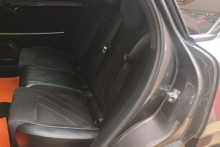 Used VOYAH FREE 2025 318 259 km All-Wheel-Drive Exploration Edition Left Rear Seat