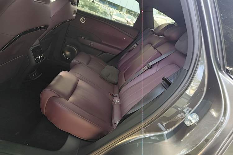 Used VOYAH FREE 2025 Model FREE+ Four-Wheel-Drive Qiankun Edition Left Rear Seat