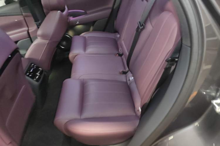 Used VOYAH FREE 2025 Model FREE+ Four-Wheel-Drive Qiankun Edition Left Rear Seat