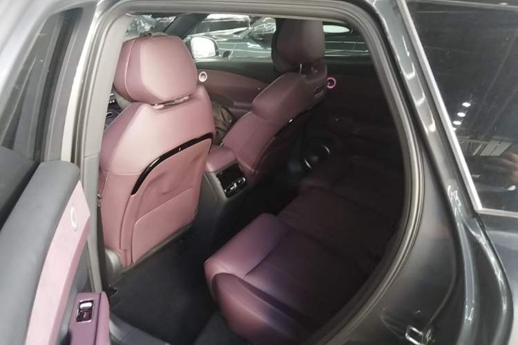 Used VOYAH FREE 2025 Model FREE+ Four-Wheel-Drive Qiankun Edition Left Rear Seat