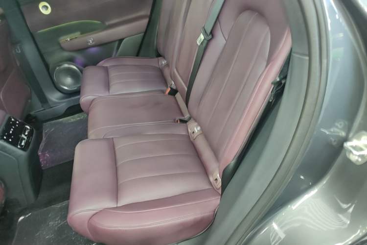 Used VOYAH FREE 2025 Model FREE+ Four-Wheel-Drive Qiankun Edition Left Rear Seat
