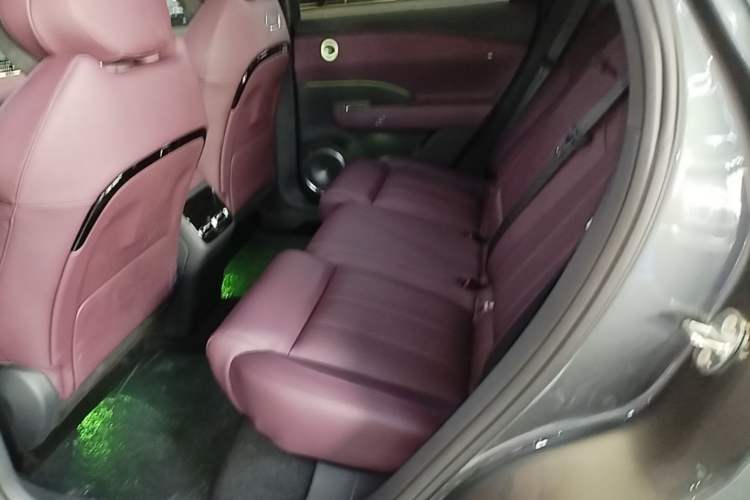 Used VOYAH FREE 2025 Model FREE+ Four-Wheel-Drive Qiankun Edition Left Rear Seat