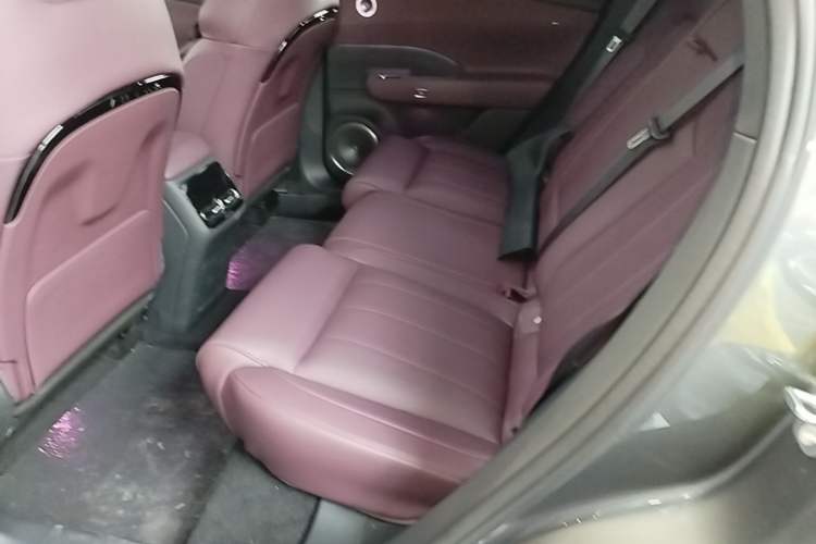 Used VOYAH FREE 2025 Model FREE+ Four-Wheel-Drive Qiankun Edition Left Rear Seat