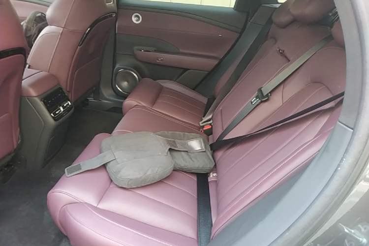 Used VOYAH FREE 2025 Model FREE+ Rear-Drive Qiankun Edition Left Rear Seat