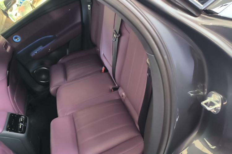 Used VOYAH FREE 2025 Model FREE+ Four-Wheel-Drive Qiankun Edition Left Rear Seat