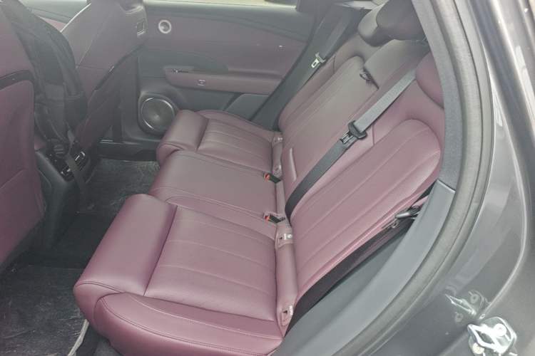 Used VOYAH FREE 2025 Model FREE+ Four-Wheel-Drive Qiankun Edition Left Rear Seat