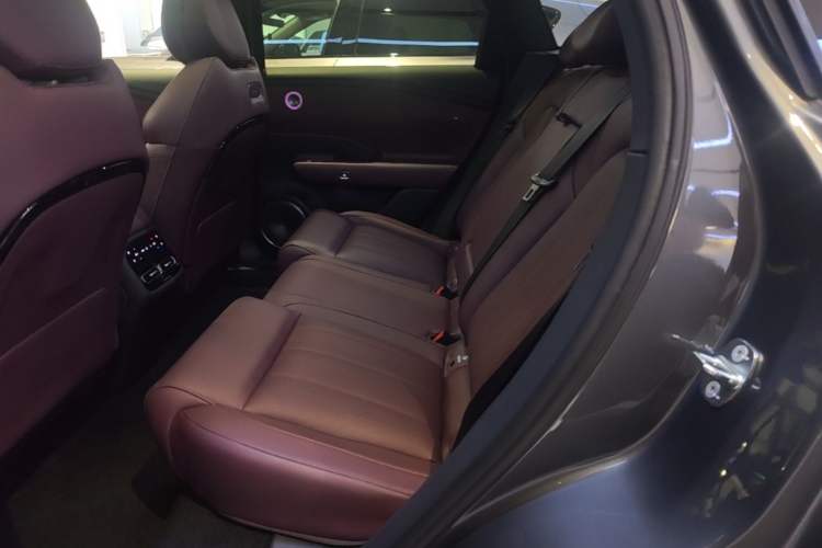 Used VOYAH FREE 2025 Model FREE+ Four-Wheel-Drive Qiankun Edition Left Rear Seat
