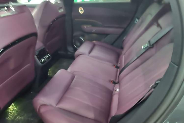 Used VOYAH FREE 2025 Model FREE+ Four-Wheel-Drive Qiankun Edition Left Rear Seat