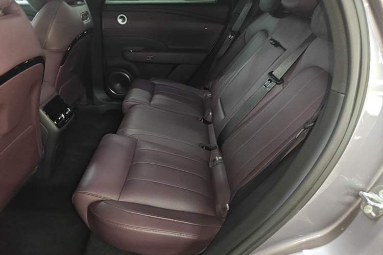 Used VOYAH FREE 2025 Model FREE+ Four-Wheel-Drive Qiankun Edition Left Rear Seat