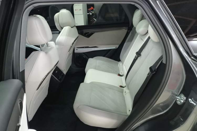Used VOYAH FREE 2025 318 318 km Rear-Drive Touring Edition Left Rear Seat