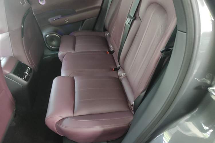 Used VOYAH FREE 2025 Model FREE+ Four-Wheel-Drive Qiankun Edition Left Rear Seat