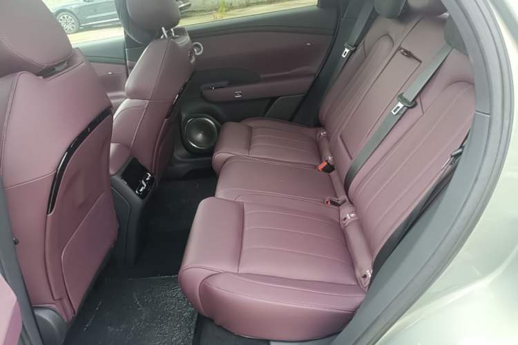 Used VOYAH FREE 2025 Model FREE+ Rear-Drive Qiankun Edition Left Rear Seat