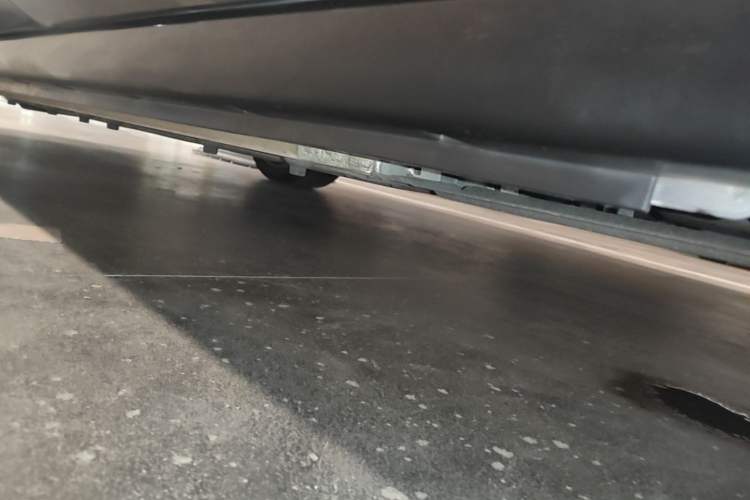 Used VOYAH FREE 2025 Model FREE+ Four-Wheel-Drive Qiankun Edition Left Side Sill