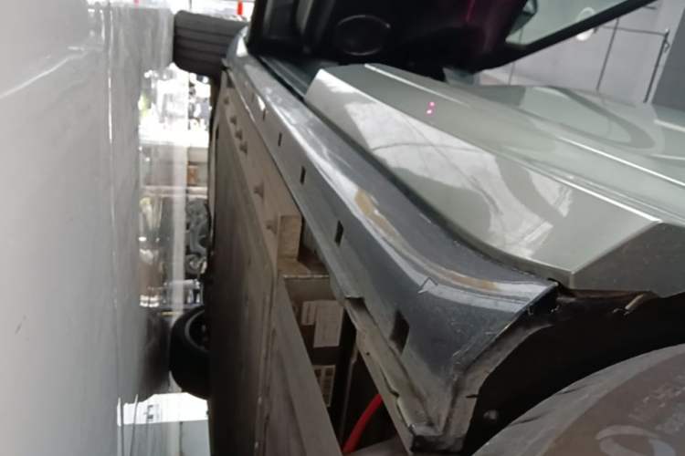 Used VOYAH FREE 2025 Model FREE+ Rear-Drive Qiankun Edition Left Side Sill