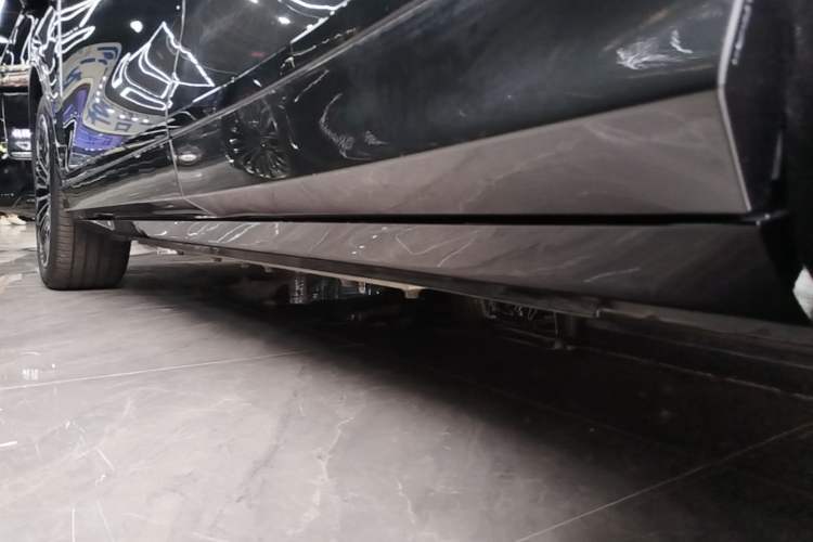 Used VOYAH FREE 2025 Model FREE+ Rear-Drive Qiankun Edition Left Side Sill