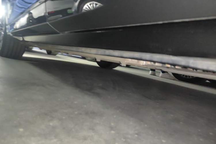 Used VOYAH FREE 2025 Model FREE+ Rear-Drive Qiankun Edition Left Side Sill