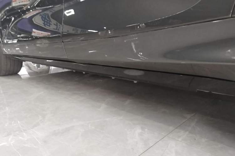 Used VOYAH FREE 2025 Model FREE+ Rear-Drive Qiankun Edition Left Side Sill