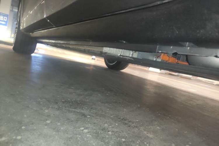Used VOYAH FREE 2025 Model FREE+ Rear-Drive Qiankun Edition Left Side Sill