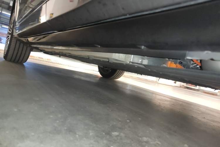 Used VOYAH FREE 2025 Model FREE+ Four-Wheel-Drive Qiankun Edition Left Side Sill