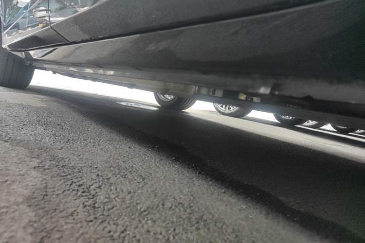Used VOYAH FREE 2025 Model FREE+ Rear-Drive Qiankun Edition Left Side Sill