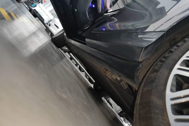 Used VOYAH FREE 2025 Model FREE+ Four-Wheel-Drive Qiankun Edition Left Side Sill